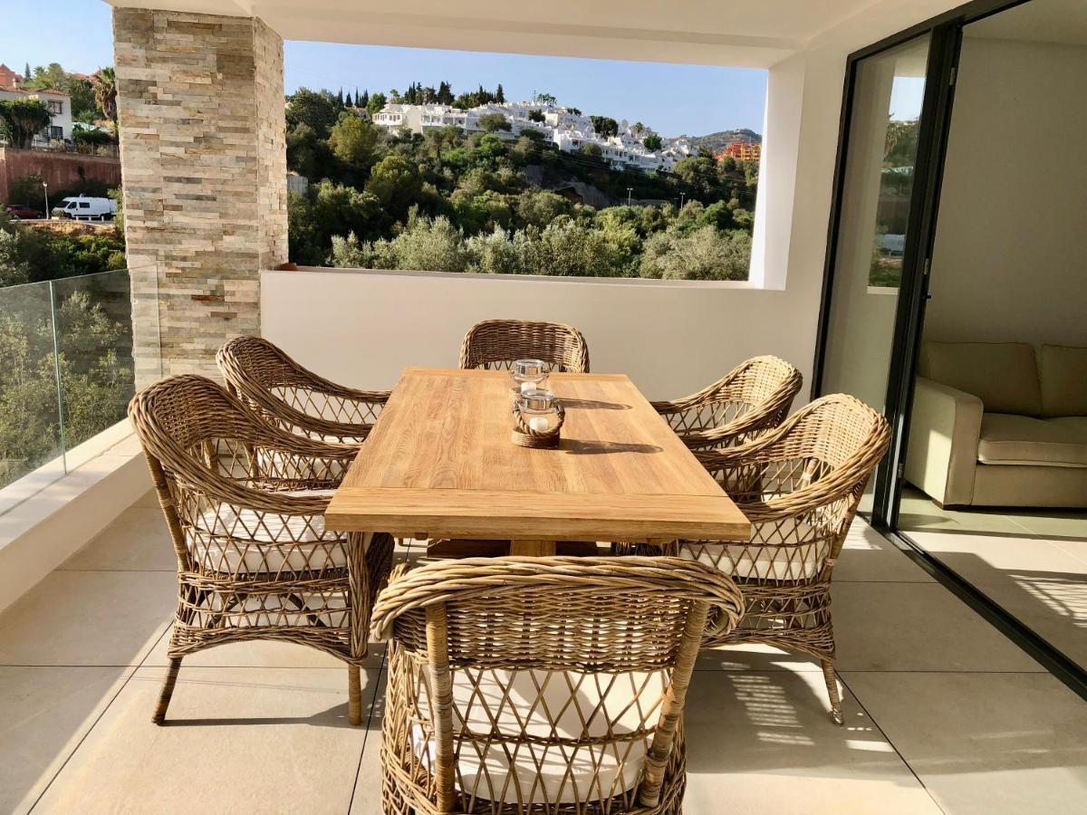 Modern Apartment In Front Of Cabopino Golf Marbella Exterior photo