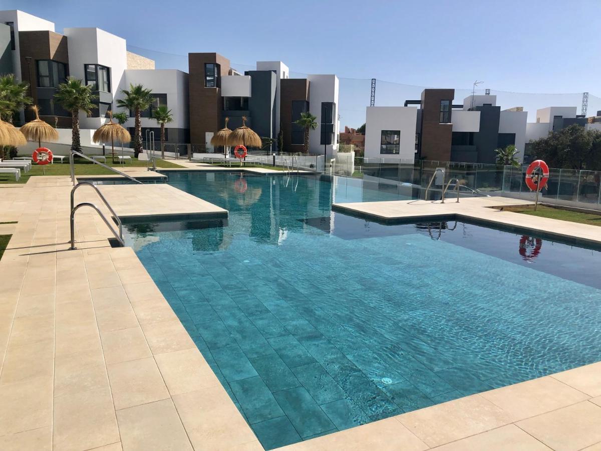 Modern Apartment In Front Of Cabopino Golf Marbella Exterior photo